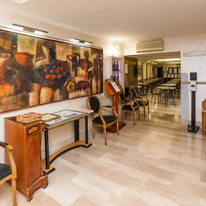 κάντε κράτηση εδώ