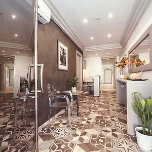 Luccainn Apartment